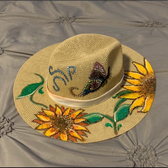 Custom summer hats - Picture 1 of 4